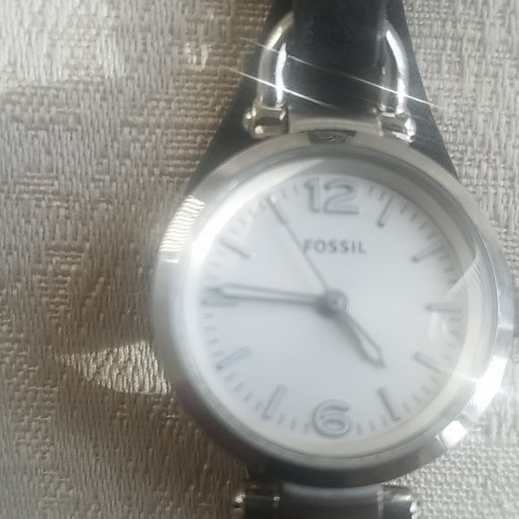 Fossil ladies watch - Picture 2 of 3